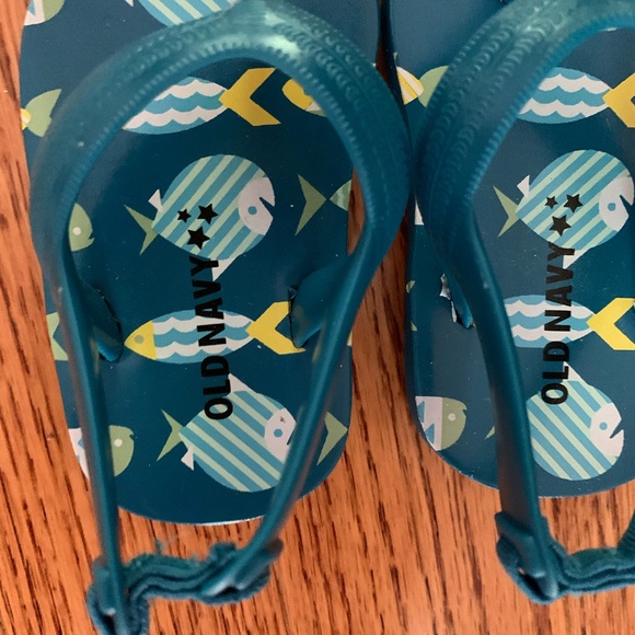 NWOT OLD NAVY FLIP FLOPS/SANDALS BABY SIZE 2BB - Picture 2 of 5